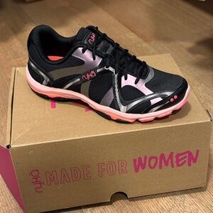 Ryka Women's influence training Sneakers (new in box 7.5)